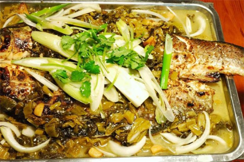 炭鲜么么鱼烤鱼饭